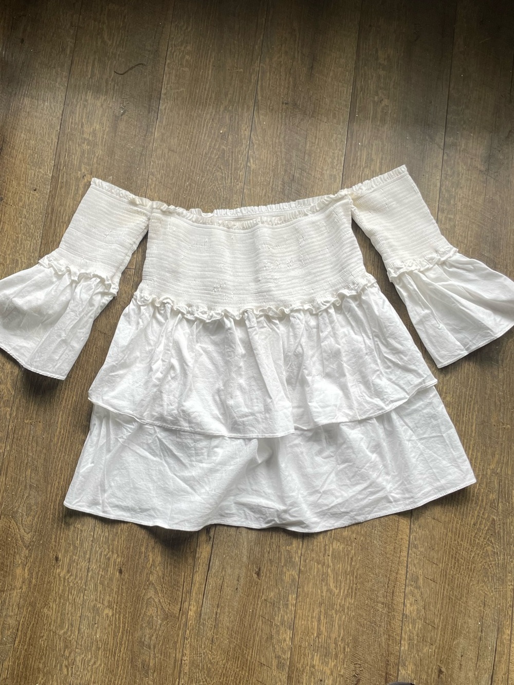 NYTT White Smocked Women's Top